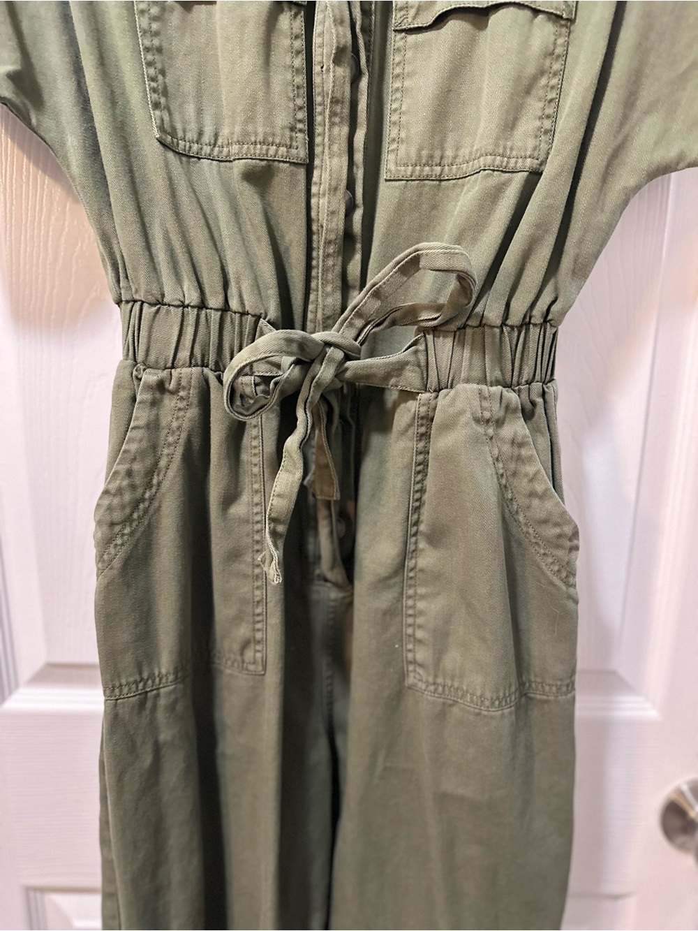 Universal Thread Olive Green Utility Jumpsuit Tie Waist Button Front Size 4 - Picture 5 of 7